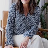 ANN TAYLOR LOFT Geo Shirred Raglan Blouse Navy Blue Geometric Floral Long Sleeve Photo 0