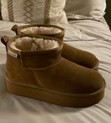 BEARPAW Boots Photo 0