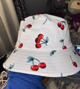 PacSun bucket hat Photo 0