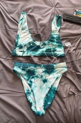 Dippin’ Daisy’s Turquoise & White Swimsuit Set Photo 0