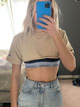 PacSun Cropped Top Photo 0