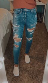 American Eagle Distressed Jeans Photo 0