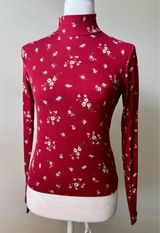 Burgundy floral mock neck sweater Photo 0