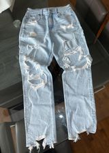 American Eagle Jeans Mom Distressed High-Rise Light Wash Photo 0