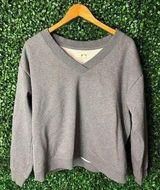 Pact Gray V-Neck Organic Cotton Cropped Crewneck Sz Large Photo 0