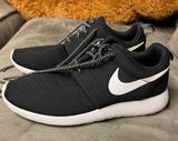 Nike Tanjun Women’s Running Shoes Size 8 Photo 0