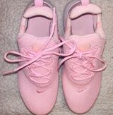 Nike pink tennis shoes Photo 0