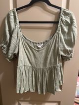 O'Neill  Green Top Photo 0