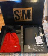 Steve Madden Hat & Purse Gift Set - NWT Photo 0