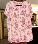 Croft & Barrow 2x plus pink floral top ruffle v neck plus Photo 0