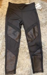 DKNY Workout Leggings Photo 0