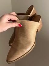 Universal Thread Heeled Mules Photo 0