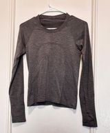 Swiftly Tech Long Sleeve Crew - Grey - Size 6 Photo 0