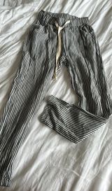 Olivaceous Linen Beach Pants Photo 0