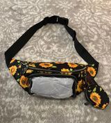 No Boundaries Sunflower Fanny Pack Photo 0