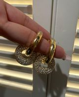 Bauble Large Gold hoop earrings B Photo 0