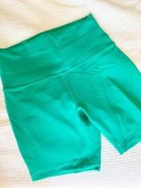 Lululemon Maldives Green  Shorts Photo 0