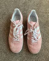 Adidas Shoes Photo 0