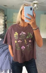 Urban Nation  Flower crop top graphic tee Photo 0