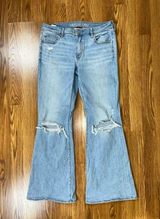 Adorable American Eagle Low Rise Flare Jeans! Photo 0