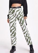 Verge Girl Green graphic jeans Photo 0