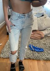 American Eagle Outfitters High Wasted Mom Jeans  Photo 0
