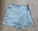 Pink Lily Light Wash Skort Photo 0