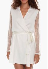 Showstopper Robe Photo 0