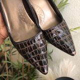 chocolate brown crocodile embossed patent leather kitten 2.5” heels pumps-Sz 7M Photo 0