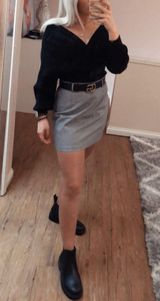 Olive Scent Black Cropped Sweater Photo 0