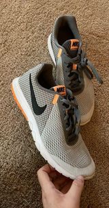 tennis shoes Photo 0