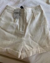 Forever 21 Cream shorts Photo 0