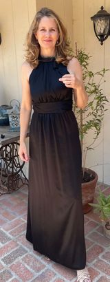 Beautiful  black gown Photo 0