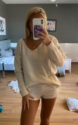 Boutique sweater! Photo 0