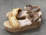 Womens sz7 Sandals Photo 0