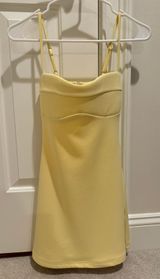 yellow dress Photo 0