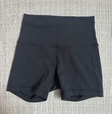 Lululemon Wunder Train 4" Shorts Photo 0