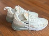 Nike Air Max 270 Women’s Photo 0