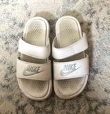 Nike Slides Photo 0
