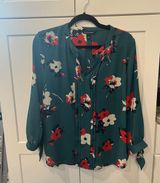 Stitch Fix 41 Hawthorn  Green Floral Top Photo 0