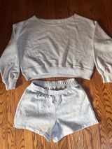 Hollister Sweat set (shorts and sweatshirt) Photo 0