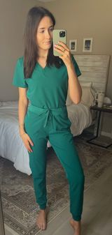 Mandala Hunter Green Scrub Set Photo 0