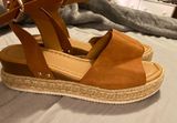 Platform Sandles Tan Size 9 Photo 0