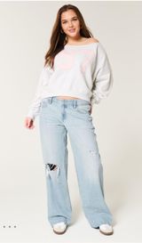 Low Rise Ripped Baggy Light Wash Jeans Photo 0
