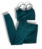 Vuori Matching Athleisure Set Teal Sports Bra High Waisted Leggings Photo 0