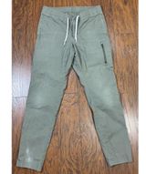 Vuori Womens Size Medium Cargo Pants Olive Green Lightweight Cotton Blend Photo 0