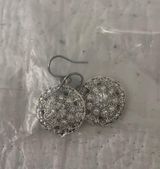 Liz Claiborne earrings Photo 0