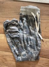 Avenue Camp Sweatpants Photo 0