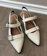 Old Navy Flats Photo 0