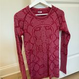 Lululemon long sleeve swiftly tech Photo 0